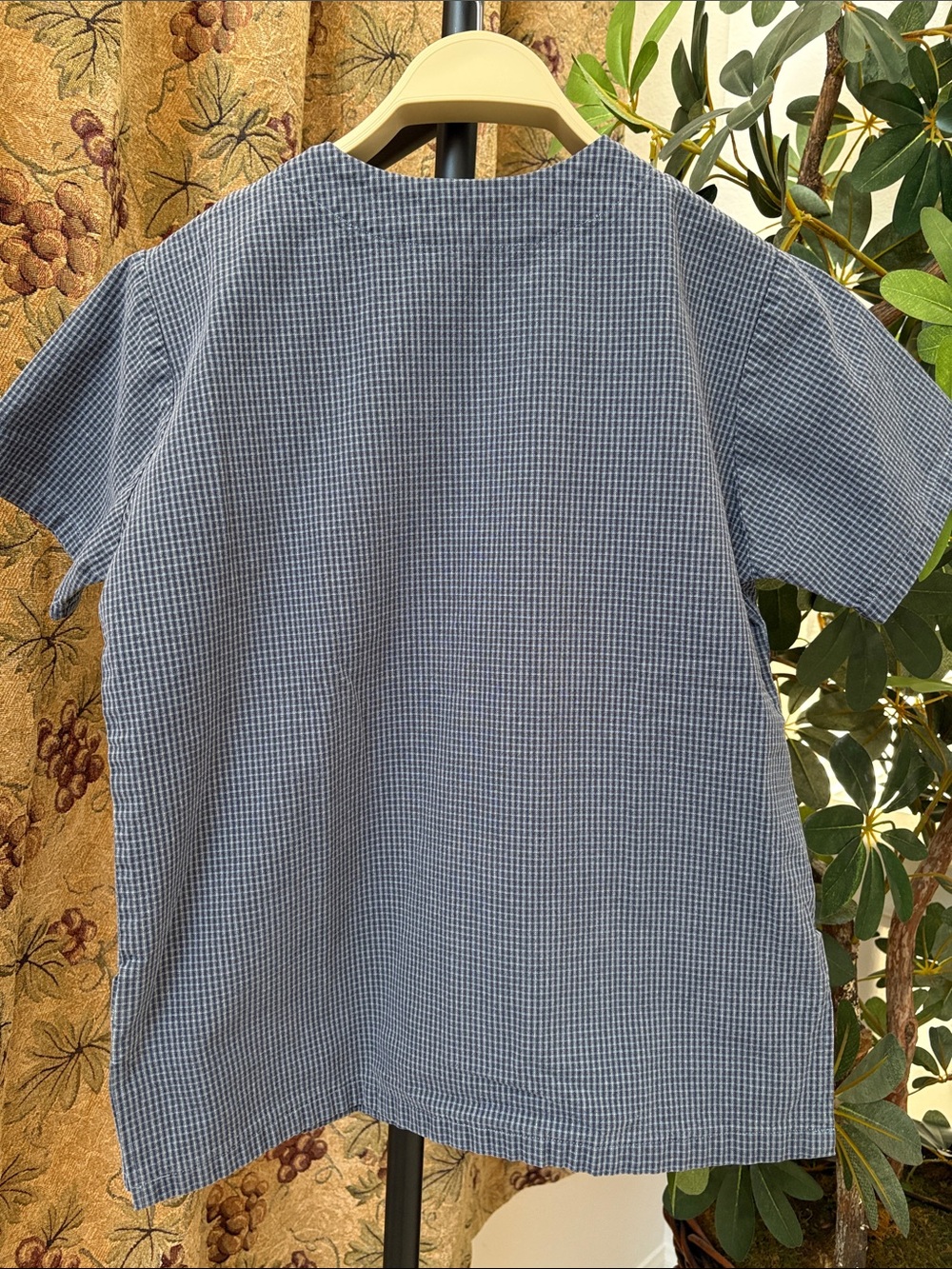 Blue Gingham V-Neck Short Sleeve Blouse Scrubs Top with Front Pockets - Picture 2 of 2